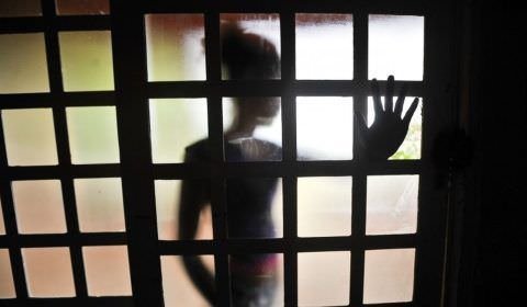 Adolescente revela estupro à assistentes sociais e padrasto é preso suspeito do crime no AM