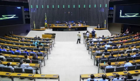 PL e PT disputam comando de comissão que acompanha despesas do governo na Câmara