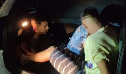 PM resgata motorista de aplicativo mantido refém dentro de porta-malas do próprio carro