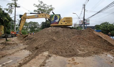 Prefeitura de Manaus inicia reaterro da avenida Djalma Batista