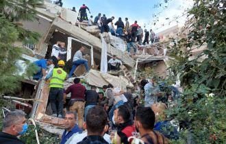 Terremoto deixa centenas de mortos na Turquia e Síria