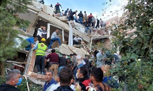 Terremoto deixa centenas de mortos na Turquia e Síria