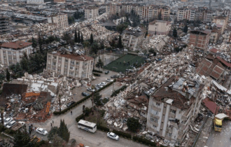 Turquia e Síria registram 33 mil mortos e 93 mil feridos uma semana após terremoto