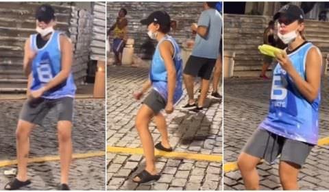 Veja vídeos: Anitta viraliza após usar disfarce para curtir o Carnaval na rua