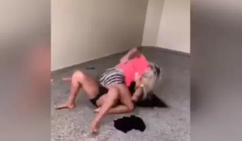 Vídeo mostra mulheres saindo no tapa em motel enquanto homens filmam e se divertem