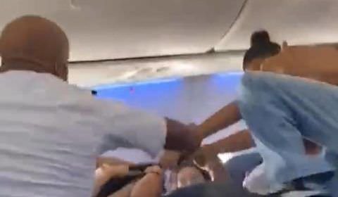 Voo da Gol tem briga generalizada entre passageiros; veja vídeo