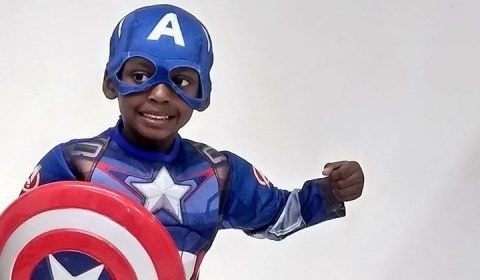 "Vou carregar essa culpa pro resto da vida", diz mãe de menino que morreu ao cair de prédio