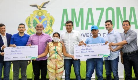 Wilson Lima libera pagamento de indenização para mais 98 famílias das comunidades da Sharp e Manaus 2000