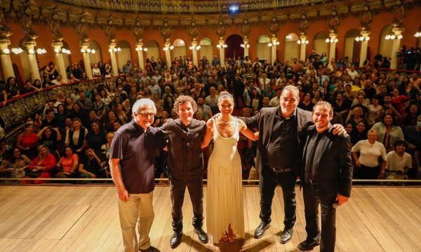 Teatro Amazonas recebe pré-estreia de “Rio do Desejo”, filme gravado na Amazônia