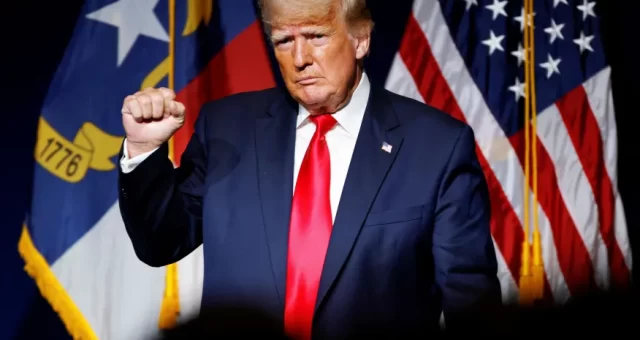 Trump anuncia autorregulação da IA por big tech em meio a temor social