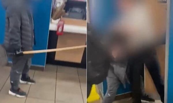 Adolescentes com balaclavas invandem lanchonete de gigante do fast-food e agridem funcionários