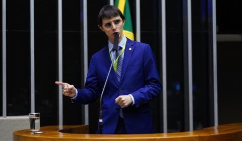 Amom pede que governo Lula intensifique repasses a divulgação da Política de Saúde de lésbicas, gays e bissexuais