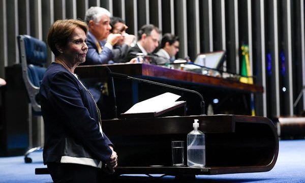 Aprovada ampliação de direito da mulher a acompanhante nos serviços de saúde