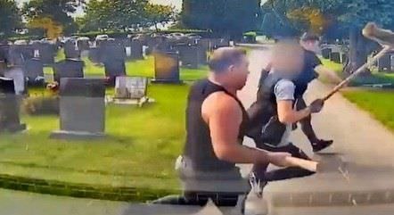 Briga durante enterro em cemitério tem taco de beisebol, facão e carros em alta velocidade; assista