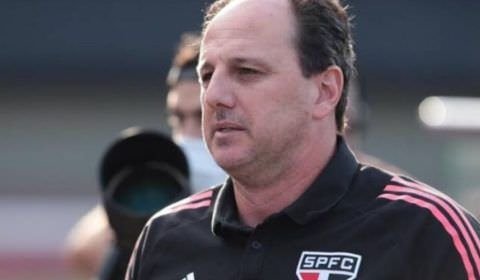 Clima pesado entre Rogério Ceni e jogador provoca levante contra o técnico