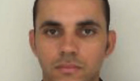 Coordenador é esquartejado pelos funcionários em ritual macabro