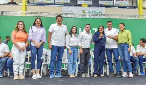 Em Parintins, Wilson Lima assegura moradia para quatro mil famílias do bairro Paschoal Allágio