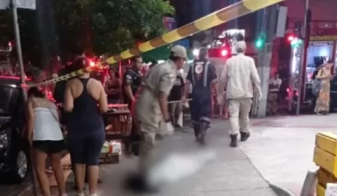 Homem esfaqueia pais, incendeia apartamento e pula de prédio