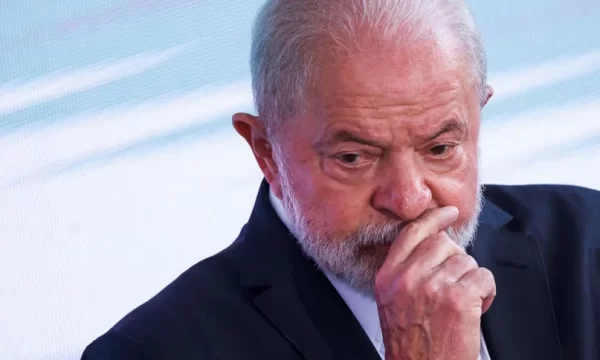 Lula abriga aliados em cargos estratégicos de estatais com ganhos de até R$ 40 mil