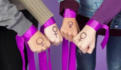 Moradoras do Lar das Marias ganham dia de beleza na luta contra o câncer
