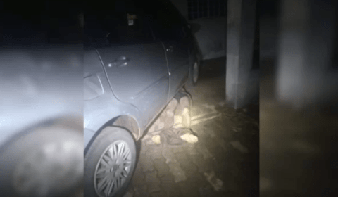 Mulher percorre 40 quilômetros com corpo preso embaixo do carro