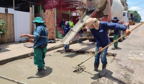 Prefeitura de Tefé realiza obra na rua Tiradentes