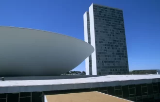 PSOL e PT na Câmara adotam caminhos opostos em reação a episódio de joias retidas