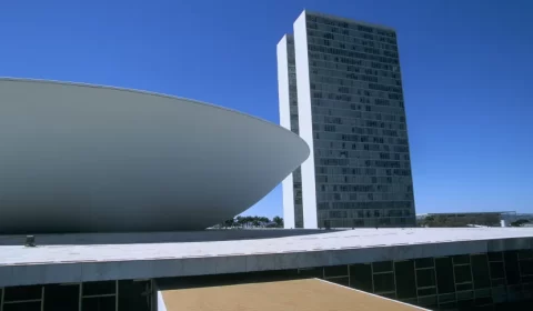 PSOL e PT na Câmara adotam caminhos opostos em reação a episódio de joias retidas