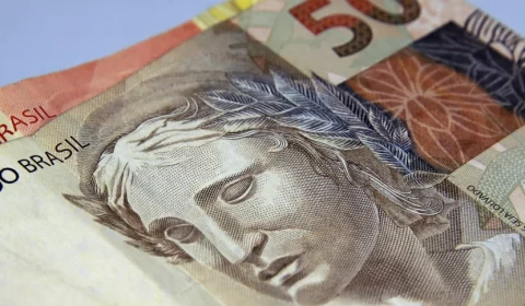 Desemprego no trimestre cai para menor taxa da série histórica