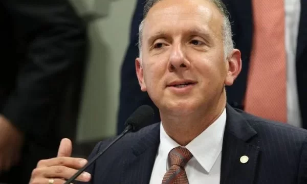 Reforma tributária: Brasil está isolado do mundo no tema, diz relator