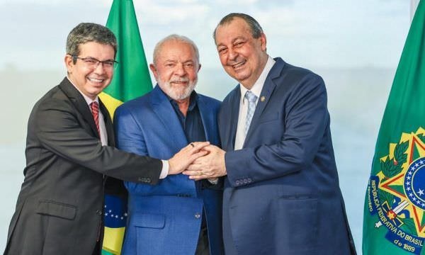 Senador Omar participa de reunião estratégica com presidente Lula e líderes do Congresso