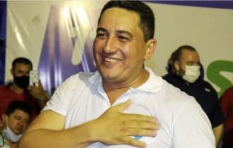 Vereadora que motivou 1ª prisão de Simão Peixoto vai presidir processo de cassação do prefeito