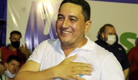 Vereadora que motivou 1ª prisão de Simão Peixoto vai presidir processo de cassação do prefeito