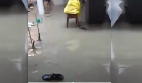 Urgente: casa fica completamente alagada após forte chuva em Manaus; Alerta Laranja