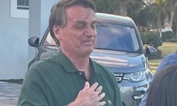 Vídeo: Bolsonaro chama Lula de nove dedos e critica ministro do STF