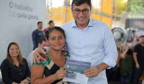 Wilson Lima antecipa parcela do Auxílio Estadual Permanente