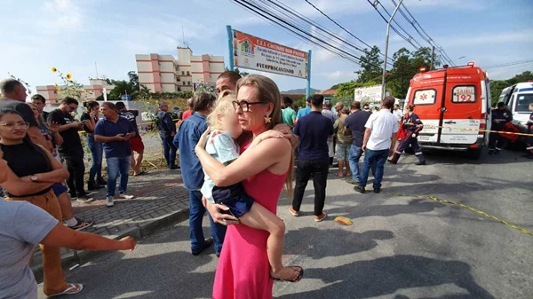 Após ataque em Blumenau, deputada quer obrigar escolas a terem policiais