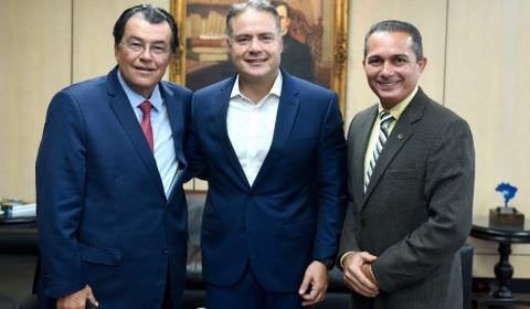Braga consegue vaga para ex-deputado em Brasília, senador quer comandar DNIT e portos do AM