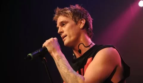 Cantor Aaron Carter morreu afogado depois de usar remédio e substância tóxica, diz legista