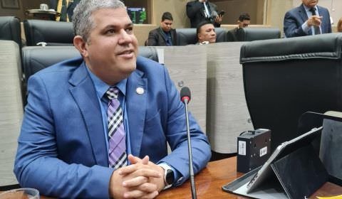 Elan Alencar pagou mais de R$ 159 mil do ‘Cotão’ para própria empresa 