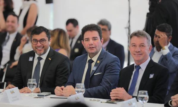 Em reunião no Palácio do Planalto, Wilson Lima destaca que apoio das famílias é fundamental para a segurança escolar