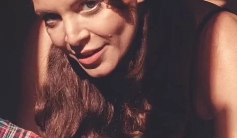 Ex-Chiquitita faz sucesso no OnlyFans e tem fotos inspiradas na novela