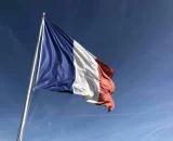 Protestos contra alto custo de vida terminam em invasões e saques na França