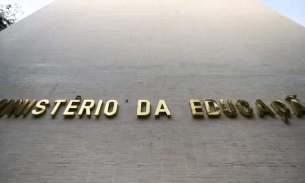 Governo deverá anunciar hoje repasse de verbas para universidades federais