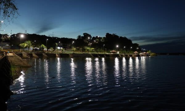 Governo do Amazonas entrega quase mil novos pontos de LED para a iluminação pública de Silves