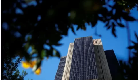 Inflação enfraquece, muda de perfil e alimenta expectativas por corte de juros