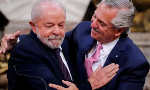 Lula jantará com Alberto Fernández na próxima terça-feira (2)