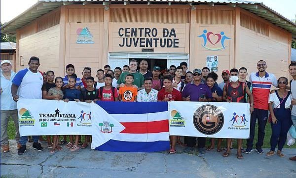 Lutadores de Carauari viajam três dias de barco para disputar 10° Campeonato Amazonense de Jiu-Jítsu em Manaus