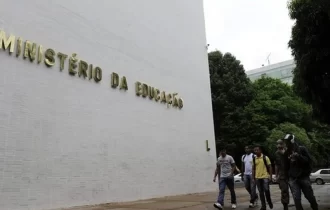 MEC suspende mudança no formato do Enem 2024; entenda impacto