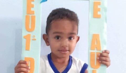 Menino de 3 anos morre após choque de celular ligado à tomada